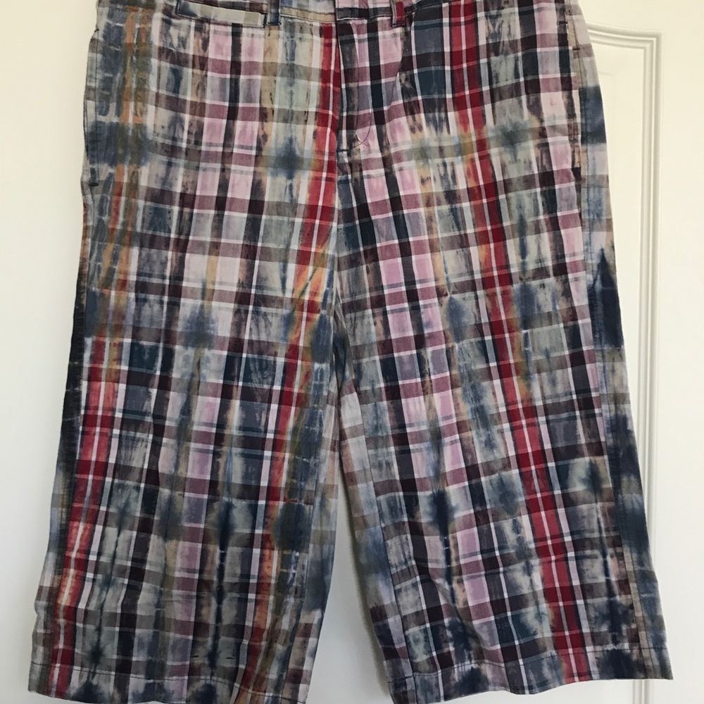 Bermuda shorts-cool vibes colors
